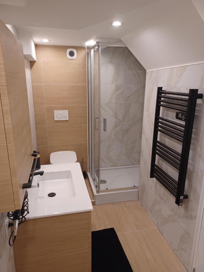 Tres Bel Type Loft De 40 M2 Dans Maison Avec Parking Privatif *