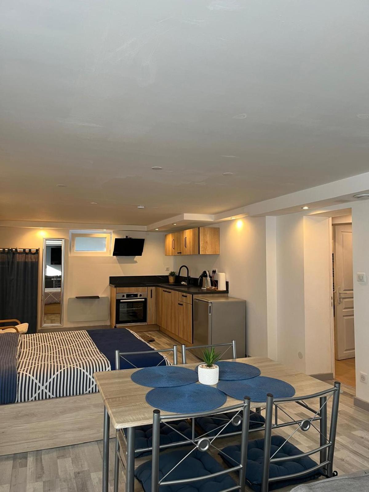 Tres Bel Type Loft De 40 M2 Dans Maison Avec Parking Privatif *