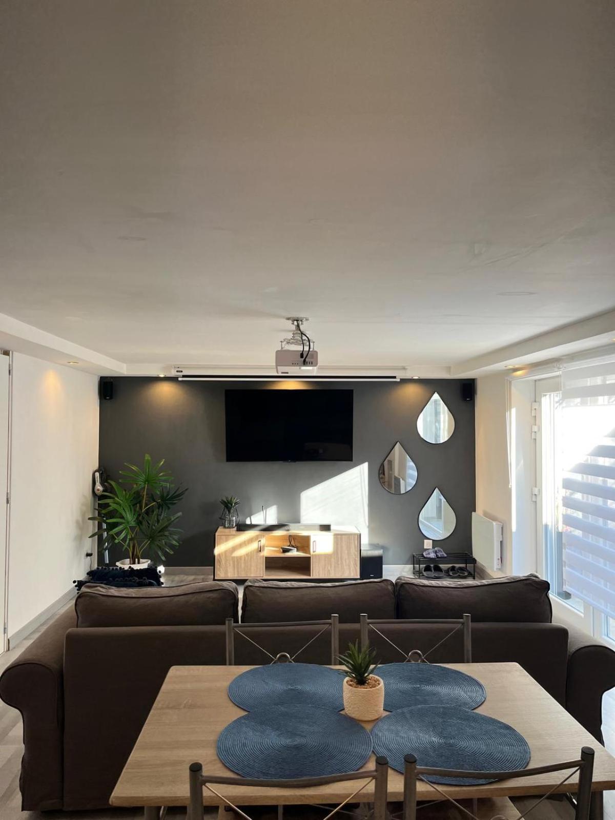 Tres Bel Type Loft De 40 M2 Dans Maison Avec Parking Privatif Apartment Lingolsheim